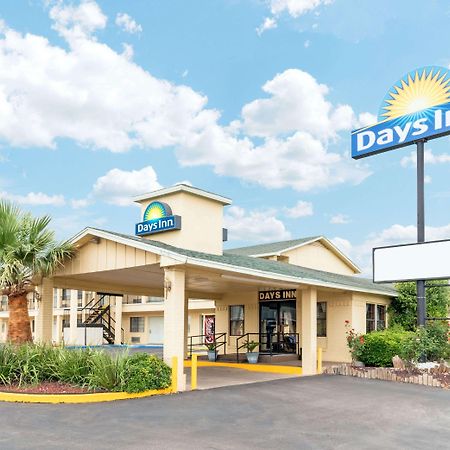 Days Inn By Wyndham Snyder Exterior photo