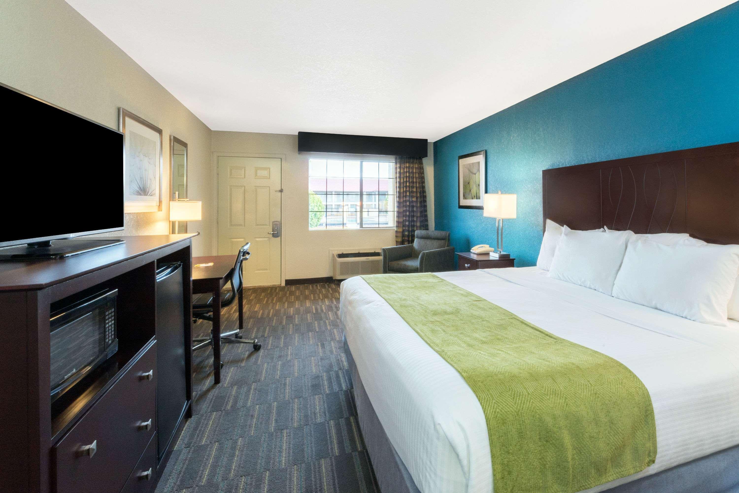 Days Inn By Wyndham Snyder Exterior photo